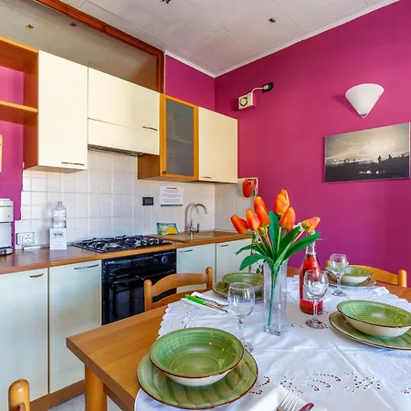 Apartment Magnolia 500m From Garda - Happy