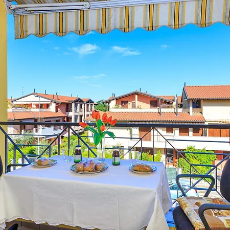 Magnolia 500m From Garda - Happy Apartment
